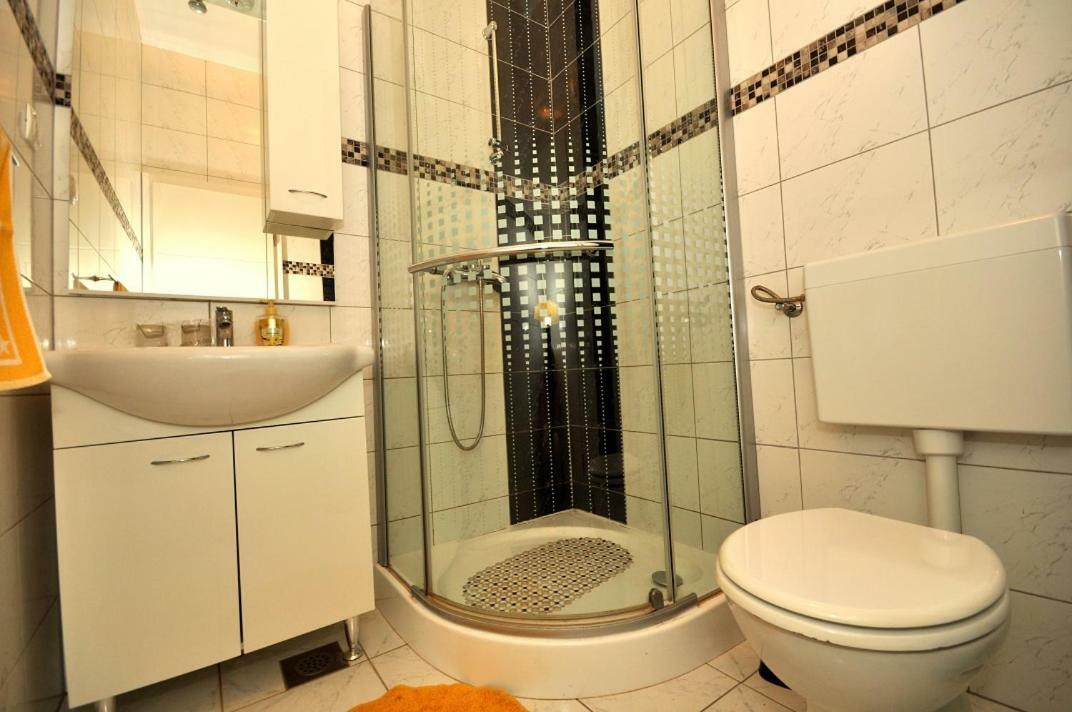 Apartman Renata أوميس المظهر الخارجي الصورة