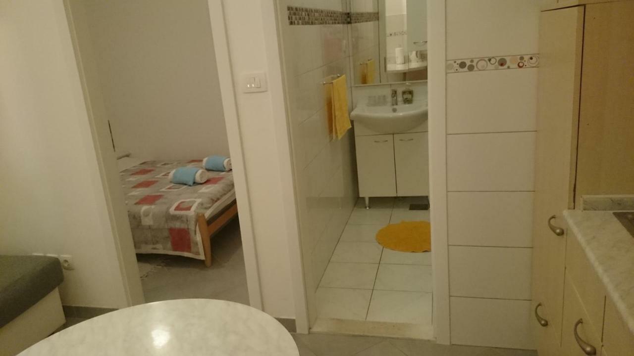 Apartman Renata أوميس المظهر الخارجي الصورة