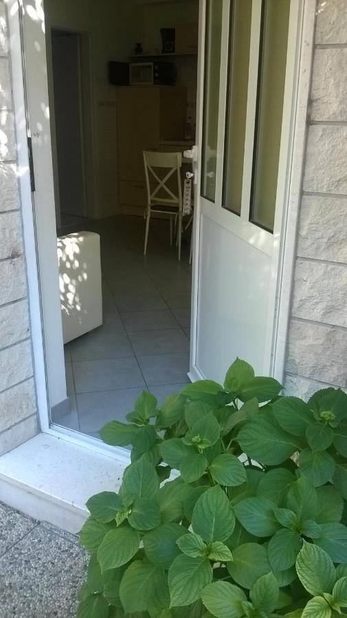 Apartman Renata أوميس المظهر الخارجي الصورة
