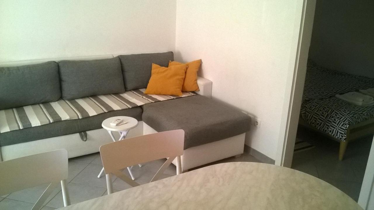 Apartman Renata أوميس المظهر الخارجي الصورة