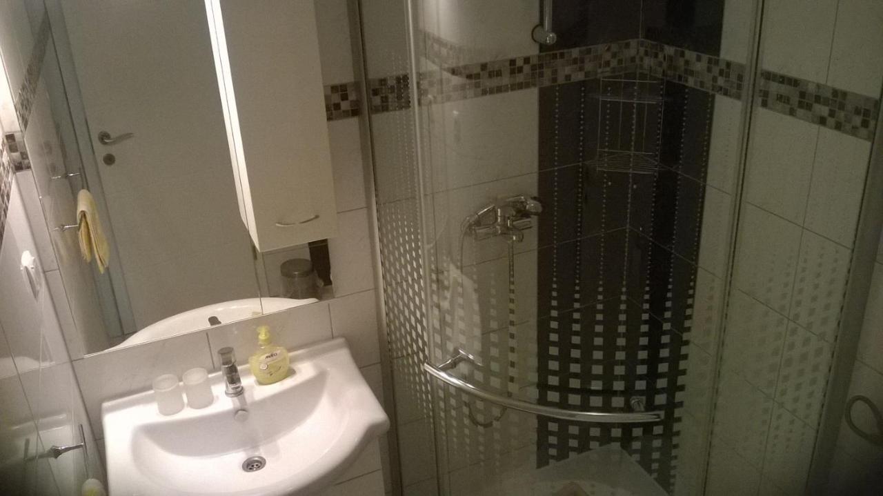 Apartman Renata أوميس المظهر الخارجي الصورة