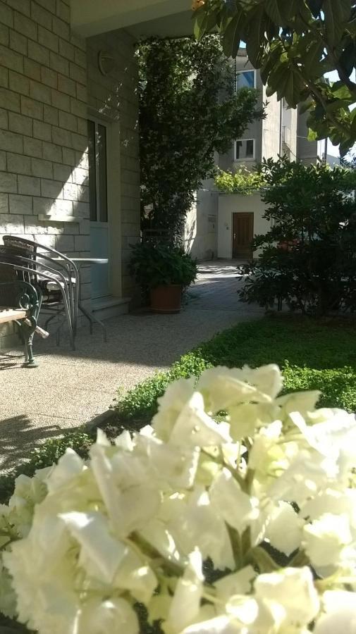 Apartman Renata أوميس المظهر الخارجي الصورة